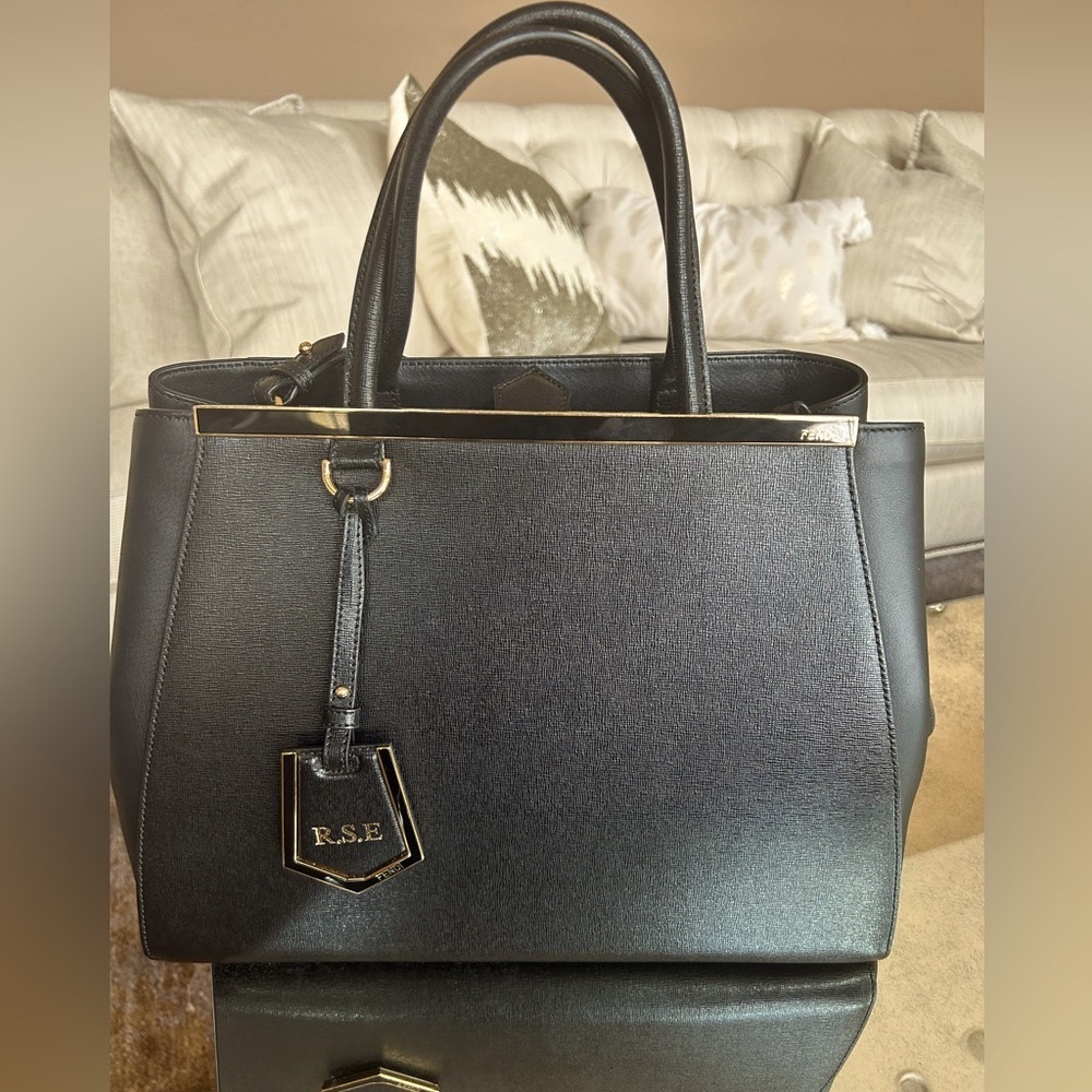 Fendi 2jours classic shoulder leather bag with 2 options for handle